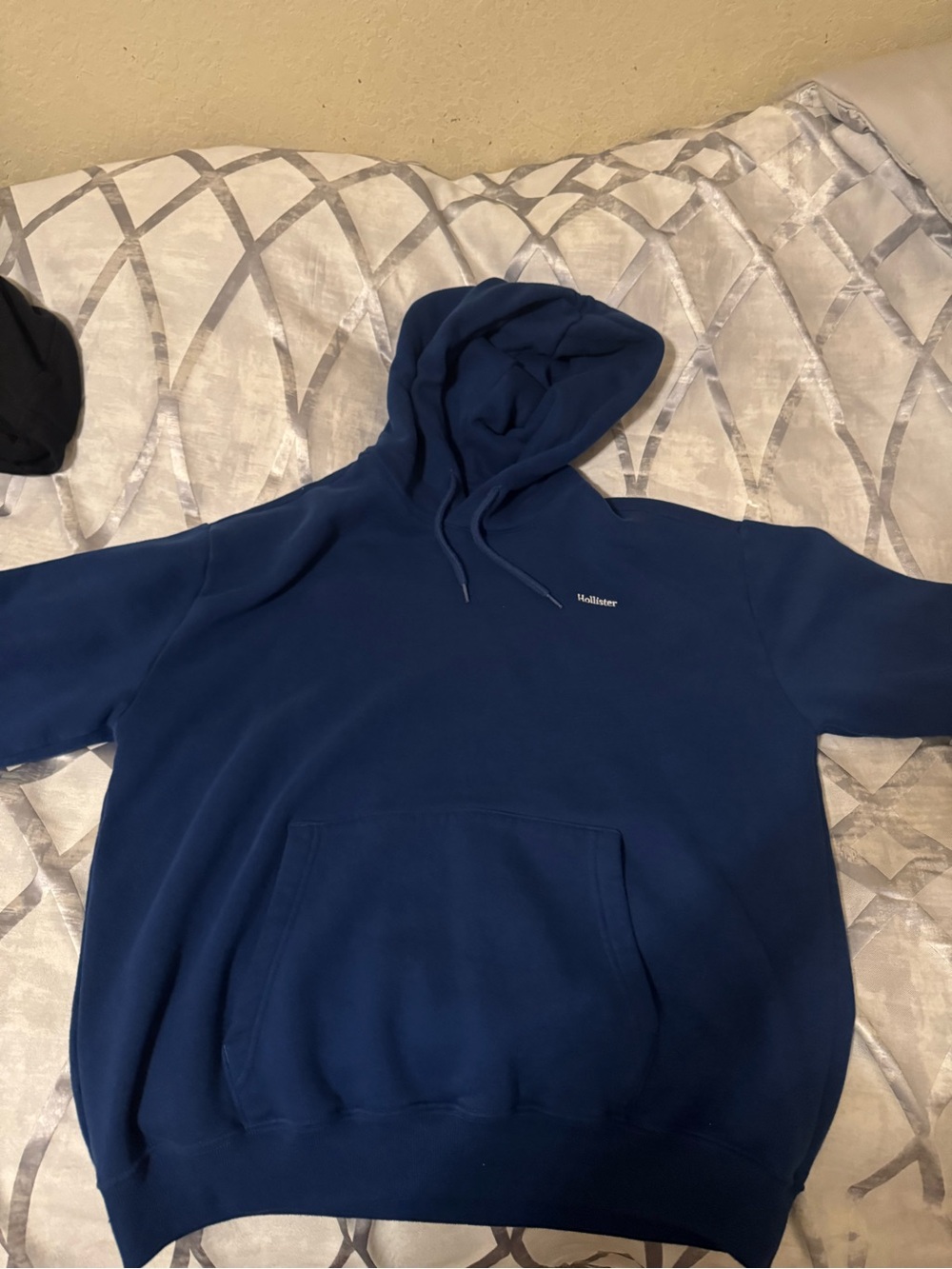 Hollister Men's Deep Navy Pullover Hoodie